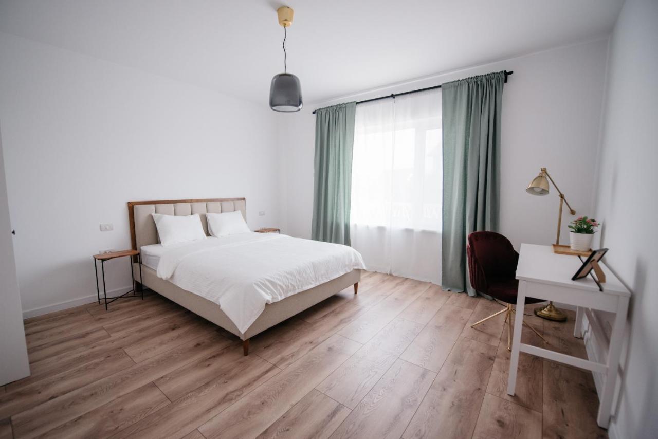Nuez Apartments Dumbravita  ภายนอก รูปภาพ